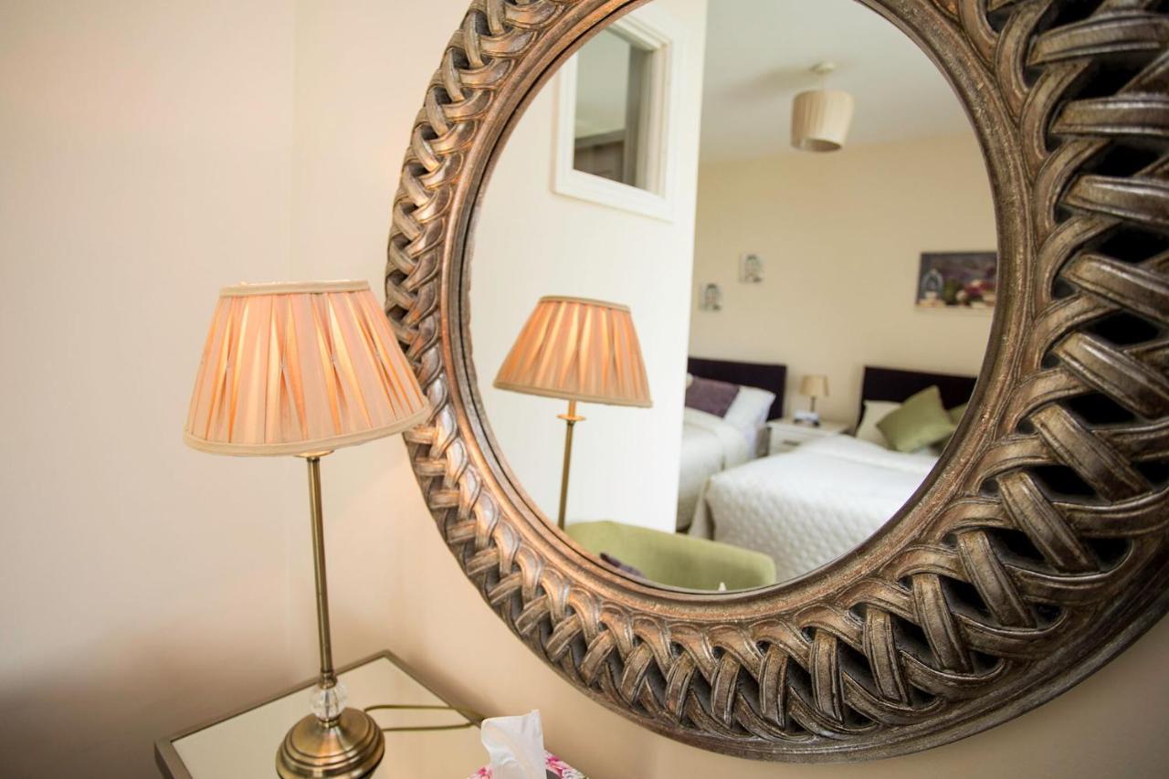 Coach House Lodge Rooms 라힌치 외부 사진
