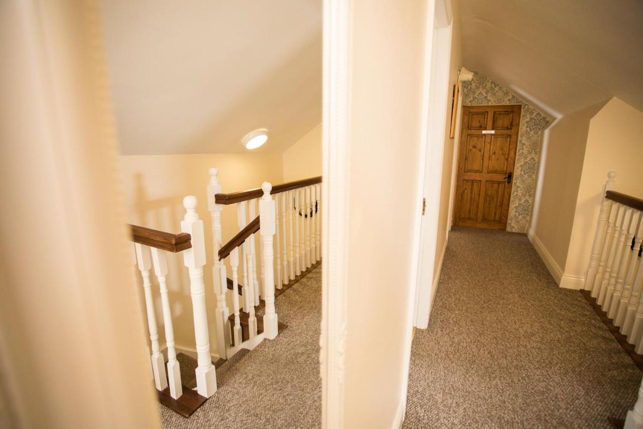 Coach House Lodge Rooms 라힌치 외부 사진
