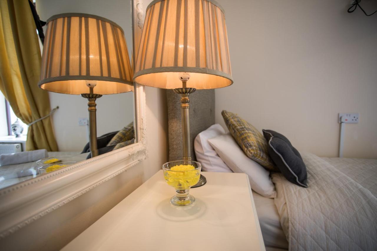 Coach House Lodge Rooms 라힌치 외부 사진